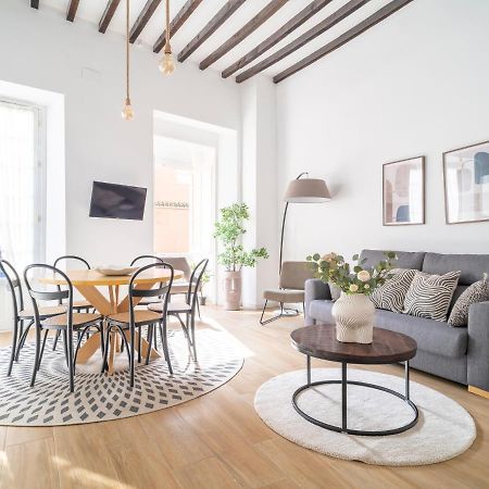 Sanders Lavender - Delightful Two-Bedroom Apartment Downtown Málaga Dış mekan fotoğraf